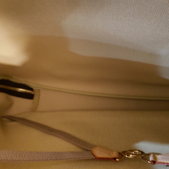 Louis Vuitton Alize Travel Bag - Picture 6 of 9